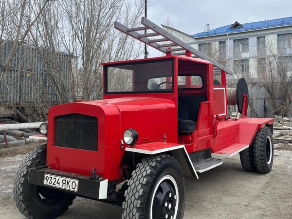 Мохсоголлохские пожарные собрали выставочную реплику легендарного пожарного автомобиля ГАЗ-АА.